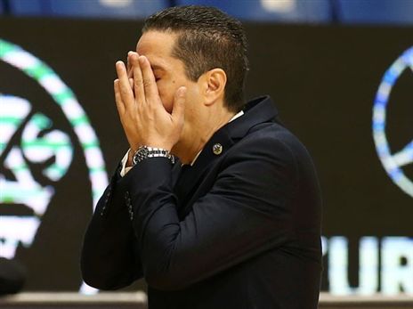 "קשה לרדוף אחרי 52 נקודות במחצית". ספרופולוס (צילום: אלן שיבר)