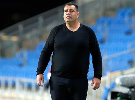 קורצקי צופה קרב קשה (אלן שיבר)