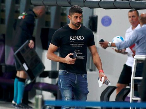 טוען להפרת הסכם באופן חד צדדי (אלן שיבר)