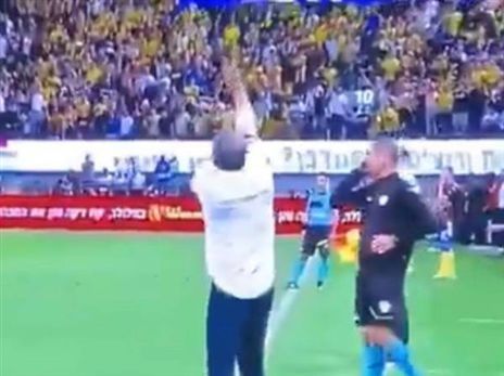 נגד חציית גבולות, אבל ניר היה בסערת רגשות