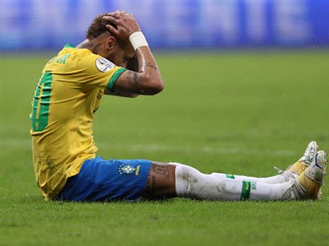 ניימאר החמיץ ממצב קורץ (GETTY)