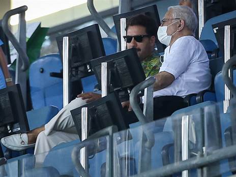 שחר ביציע. ימצא את דרך המלך? (מאור אלקסלסי)