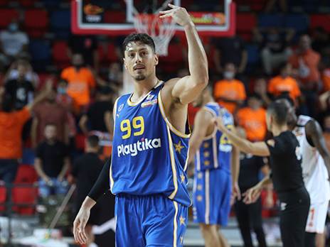 זיו. בכורה מוצלחת במכבי ת"א (דני מרון)