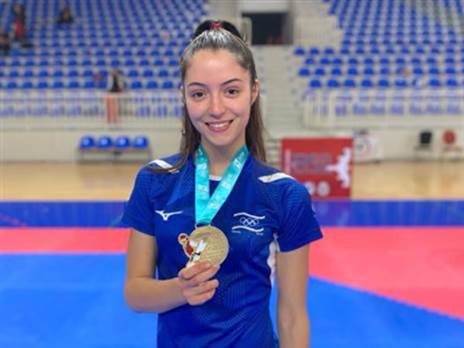 סמברג עם המדליה במונטנגרו (באדיבות יח"צ התאחדות הטקוואנדו)