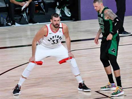 זכה באליפות היסטורית עם טורונטו. מארק גאסול (GETTY)