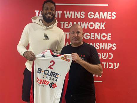 תומפסון בדרך לרוסיה