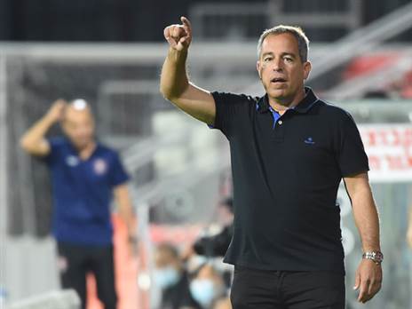 ירון הוכנבוים. יודע כי הפסד הנקודות לסכנין עלול להוביל לכדור שלג (ברני ארדוב)