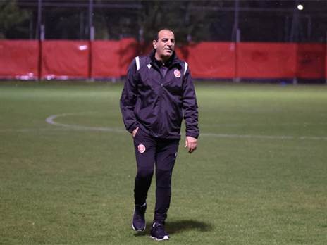 רפואה. מתכנן קו של ארבעה בהגנה (הפועל ת"א, רשמי)