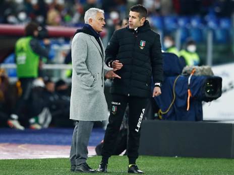 ז'וזה מוריניו. לא מאמין שזה קרה לו (GETTY)