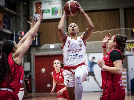 רודפות אחרי חיפה (קרדיט: מנהלת ליגת העל לנשים בכדורסל)