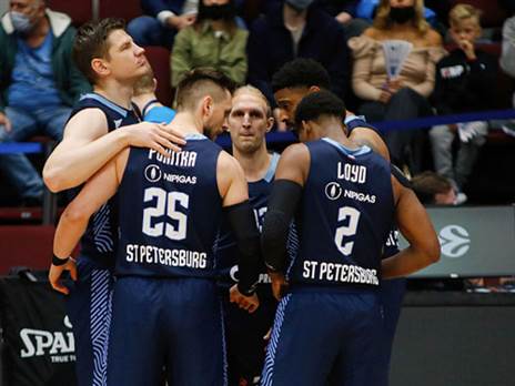 לויד ושחקני זניט. בדרך לצהוב-כחול? (Getty)