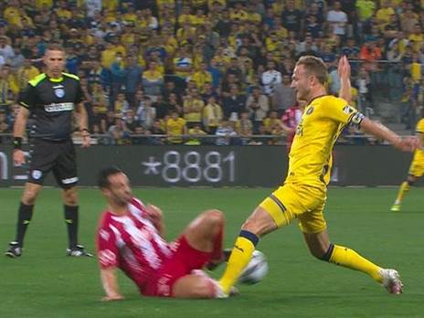 מה היה קורה לו גלזר היה מורחק?