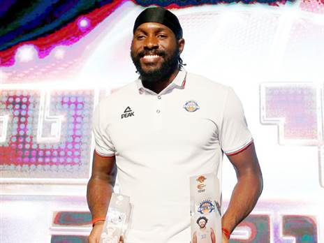 אונואקו. מצטיין העונה (אלן שיבר)