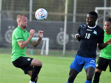 המגן הימני פתח בהרכב (צילום: ראובן כהן, האתר הרשמי של מכבי חיפה)