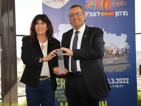 משה ליאון עם אסתר רוט שחמורוב. הכסף של העירייה יאושר? (ארנון בוסאני)