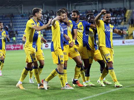 מכבי ת"א. ערב מושלם (האתר הרשמי של מכבי תל אביב)