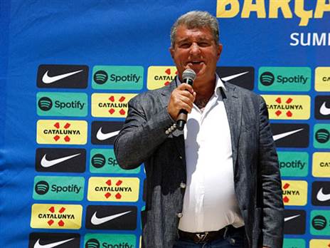 לאפורטה. עולם קשוח (MARCO BELLO/AFP)