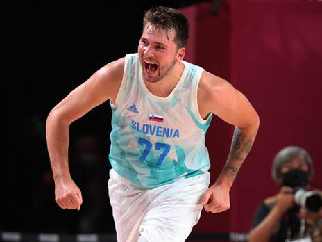 הלפיד בידיים שלו  (Gregory Shamus/Getty Images)