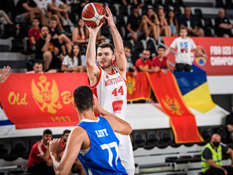 זוגיץ'. 19 נק' בחצי הראשון (FIBA)