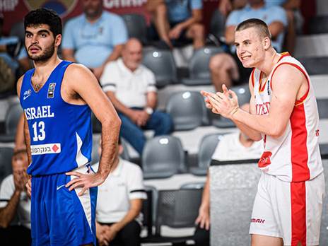 מונטנגרו עם הארד (FIBA)