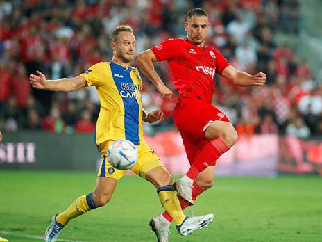 דן גלזר. חייב היה לצאת לפני שהורחק (אלן שיבר)