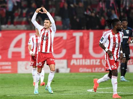 משחק משוגע בקורסיקה (ליג1, רשמי)