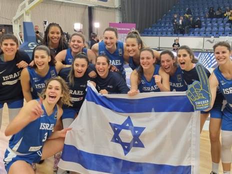 ניצחון ראשון במוק' לנבחרת (קרדיט: איגוד הכדורסל)