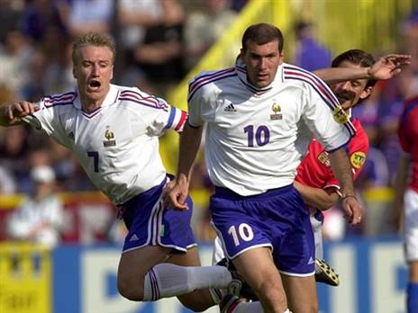 דשאן וזידאן. מי יאמן ביורו 2024? (Oliver Berg/picture alliance via Getty Images)