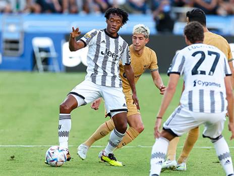 "יובנטוס וברצלונה חשופות לסנקציות" (Getty)