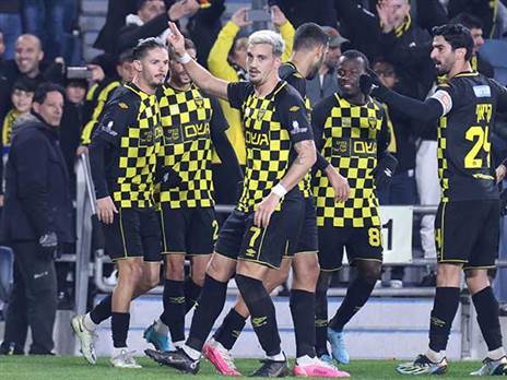 שועה חוגג אחרי הפנדל (דני מרון)