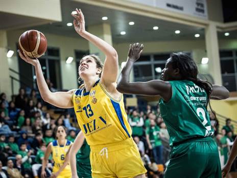 מאבקים בצבע  (קרדיט: איגוד הכדורסל)