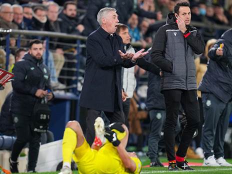 אנצ'לוטי. זעם וקיבל את התגובה שרצה (Aitor Alcalde Colomer/Getty Images)