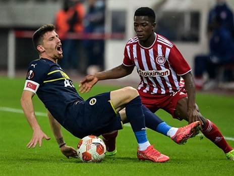 קושר לליברפול (ARIS MESSINIS/AFP via Getty Images)