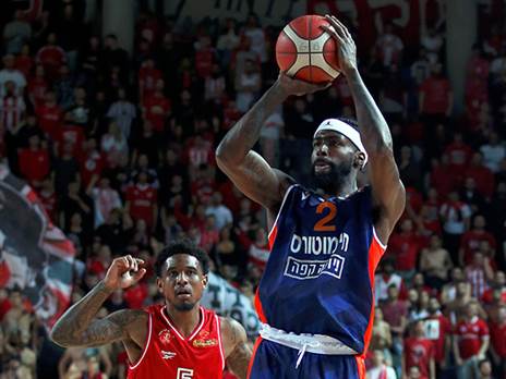 ביוקאנן. כבר היה עם רגל וחצי בחוץ (אלן שיבר)