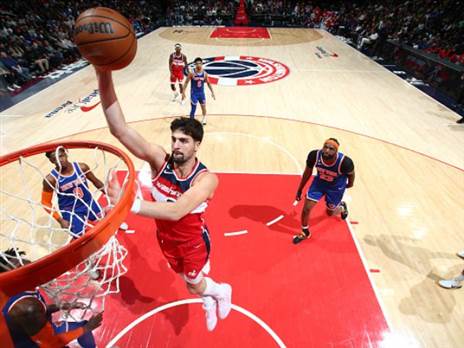 אבדיה צובר ביטחון (Stephen Gosling/NBAE via Getty Images)