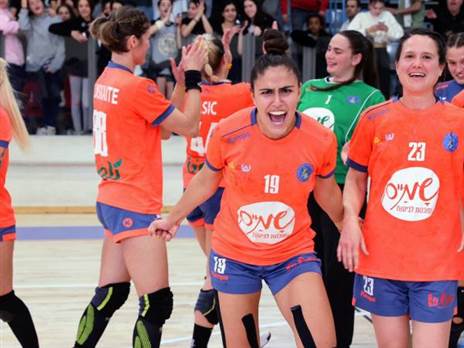 (הדר ואן קולא, איגוד הכדוריד)