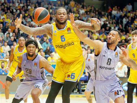 ריאל השתלטה על המשחק (צילום: אלן שיבר)