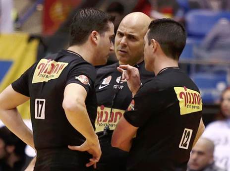 גילי כהן (במרכז). "האיגוד היה פעם מקום טוב יותר" (אלן שיבר)