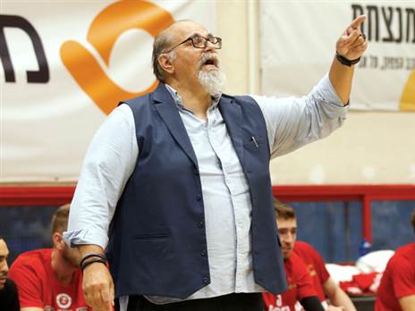 הפתיע כשהגיע למשחק (אלן שיבר)