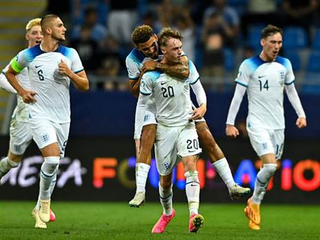 פאלמר כבש בעזרת ג'ונס (getty)