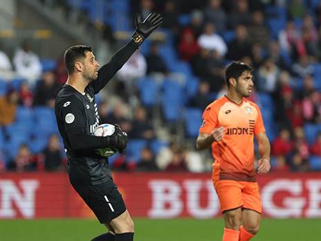 מתקרב לכרמל (עודד קרני)