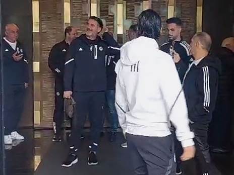 "התלונן" על השעה המוקדמת. רוסו