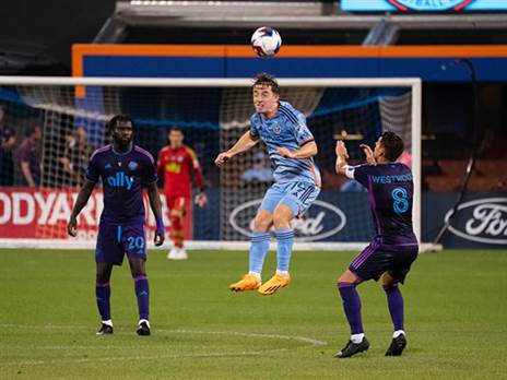 לא חושש לנגוח (Evan Yu/Getty Images)