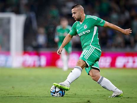 עדיין המשתכר הבכיר. דיא סבע (צילום: מאור אלקסלסי)