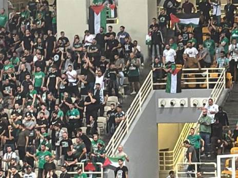 דגלי פלסטין באתונה (דניאל אלדר)