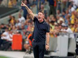 הפנים להפועל ירושלים. קין (אלן שיבר)