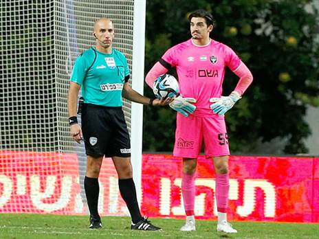 גל לייבוביץ' עם מיגל סילבה. השופט טעה פעמיים (אלן שיבר)