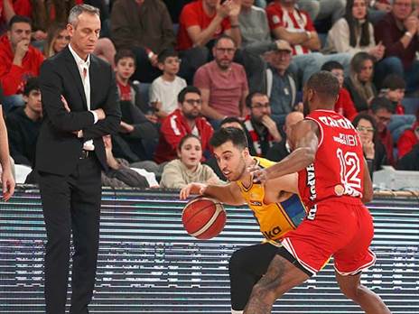 ערב מתסכל, קטש (אלן שיבר)