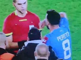 הוכה וספג אגרוף