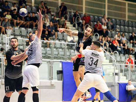 המפגש הראשון העונה בין הרצליה להפועל ראשון לציון. הסתיים בשיוויון (צילום: הדר ואן קולא איגוד הכדוריד)